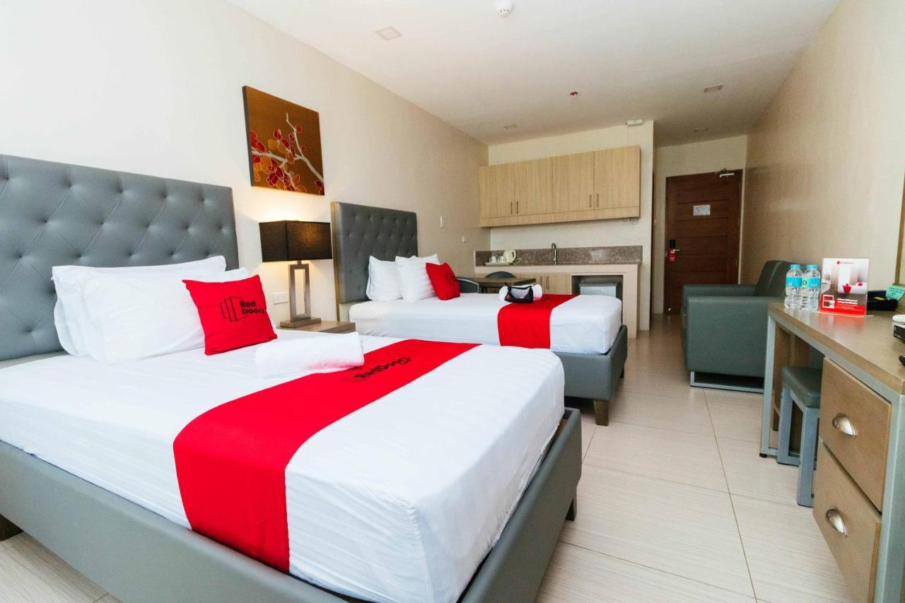 Reddoorz Premium @ Sampaloc Makati Hotel Makati City Exterior photo