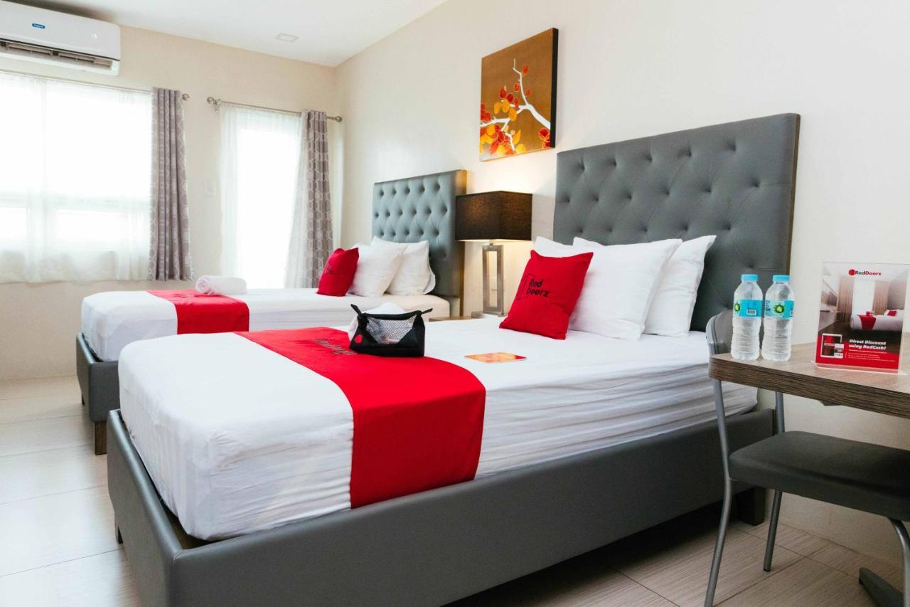 Reddoorz Premium @ Sampaloc Makati Hotel Makati City Exterior photo