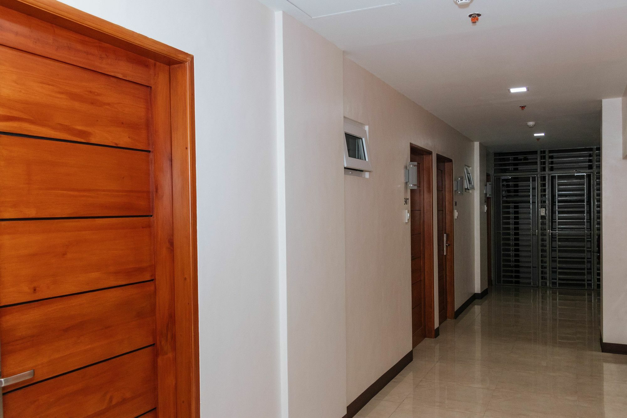 Reddoorz Premium @ Sampaloc Makati Hotel Makati City Exterior photo