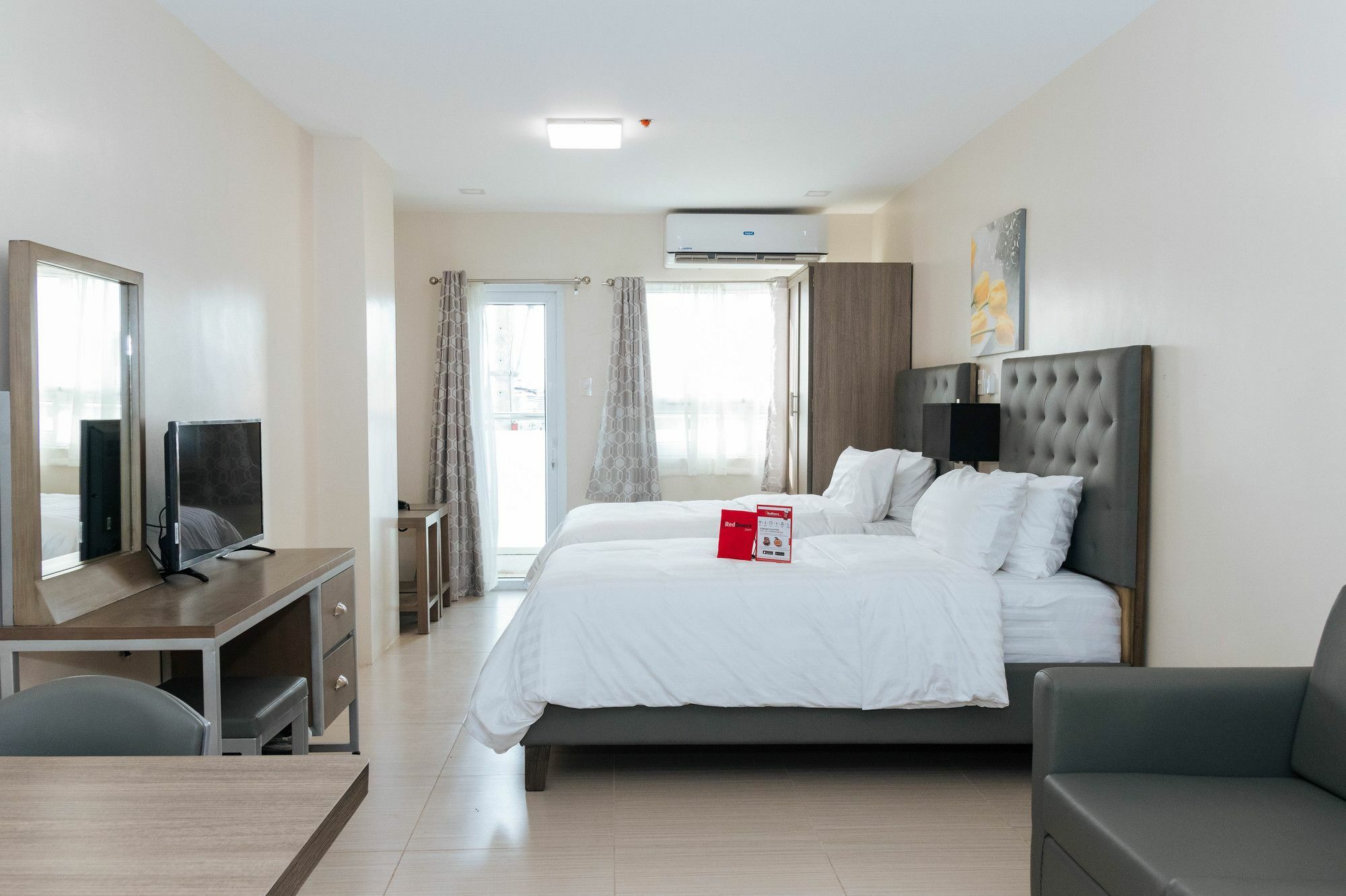 Reddoorz Premium @ Sampaloc Makati Hotel Makati City Exterior photo