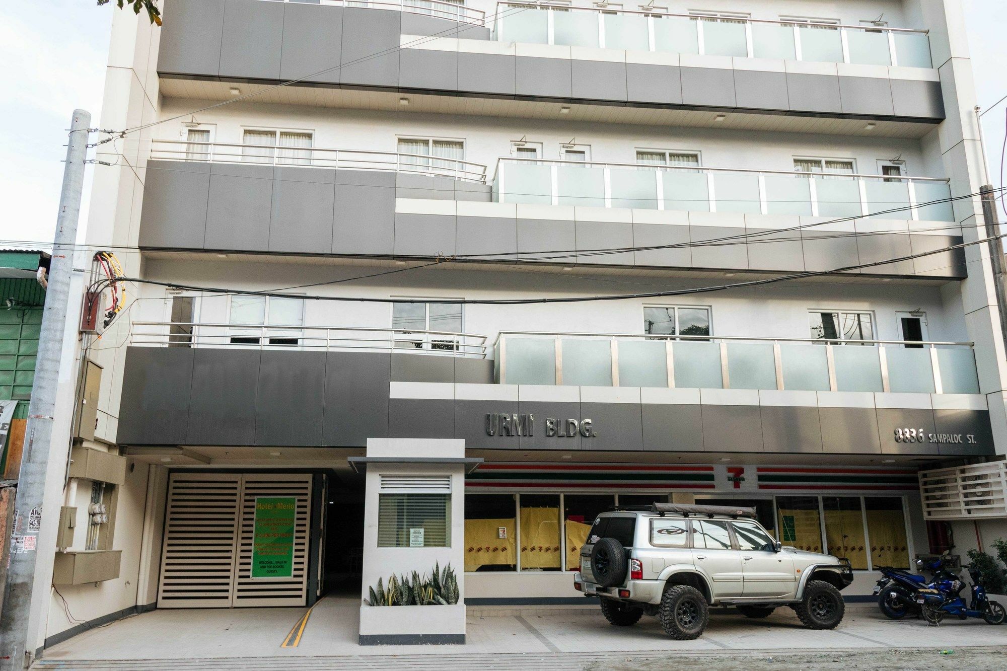 Reddoorz Premium @ Sampaloc Makati Hotel Makati City Exterior photo